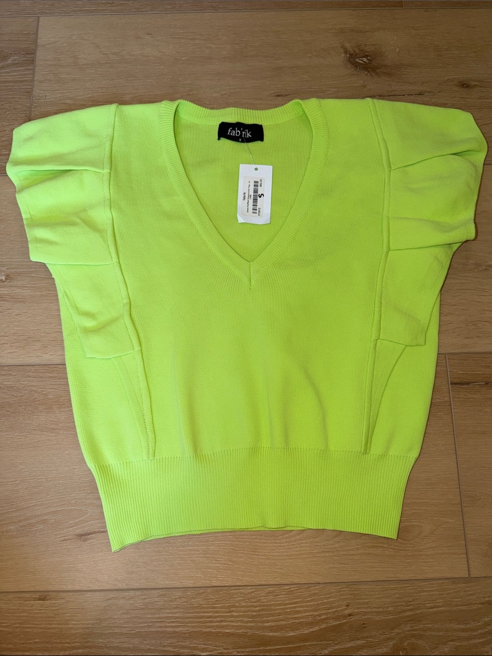 fab'rik Lime Green V-Neck Ruffle Sleeve Knit Top - new with tags
